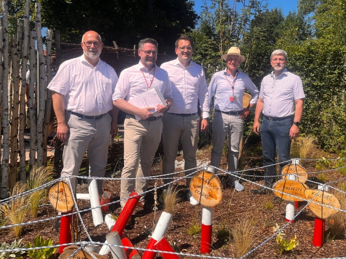 Am 12.08.2025, gab es ein Treffen mit Dr. Gerhard Hopp, MdL (Stimmkreis Cham), und Christian Doleschal, MdEP und Landesvorsitzender der Jungen Union Bayern, auf der LGS.